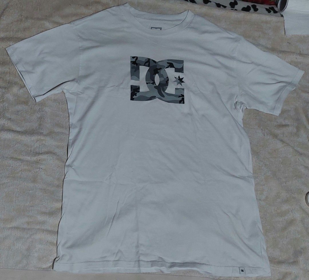 DC tshirt (Category: Tshirts & Polo Shirts ) located in Daet. Submitted by stonervoid (Listing ID 1470276093, Image 1). Description: DC tshirt 21.5x30.5 400 shipped.