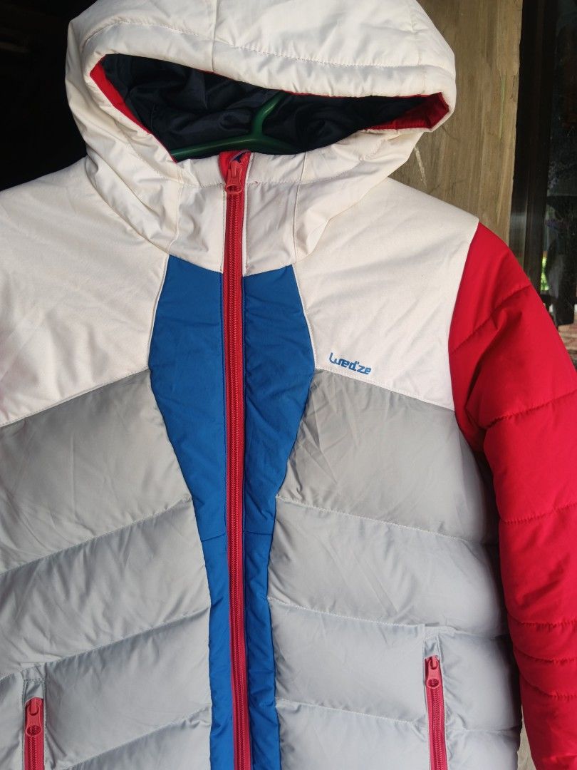Decathlon Piste 500 Winter Jacket Waterproof level 2000 (Category: Babies & Kids Fashion) located in Cabanatuan. Submitted by christianda (Listing ID 1470308661, Image 2). Description: W - 20 L - 24 Size 12 years old as new no issues.