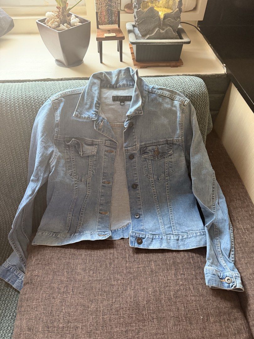 DECLUTTERRING (Category: Coats, Jackets and Outerwear) located in Quezon City. Submitted by alwaysanxious (Listing ID 1470243593, Image 3). Description: ✨ PRE-LOVED CLOTHES FOR SALE ✨ Decluttering some of my clothes. All pieces are still in good condition and looking for a new home. 🤍 📌 Each item has a different price. 📩 Please message me for the price, size, and additional details of the specific item you’re interested in. Items include: • Fo