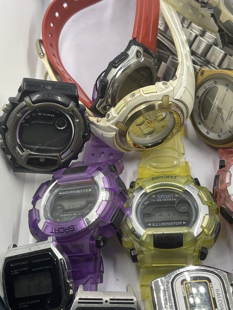 Defective digital watches (Category: Men's Watches) located in Surigao. Submitted by curatedwatchesph (Listing ID 1470301767, Image 3). Description: Take all. Some are working. 22pcs Free shipping.