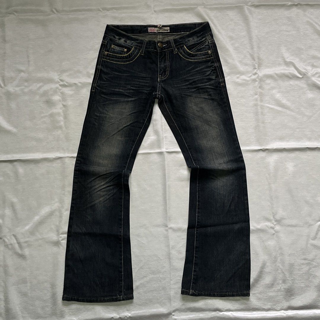 DEGLI SELFDOM Dark Wash Jeans Size 26 (Category: Jeans) located in Dasmarinas. Submitted by minx203 (Listing ID 1470299469, Image 1). Description: - Brand: DEGLI SELFDOM - Style: Flare leg cut in a dark wash - Details: Whiskered front thighs and contrast golden-yellow stitching - Hardware: Metal buttons on fly and front pockets - Size: 26.