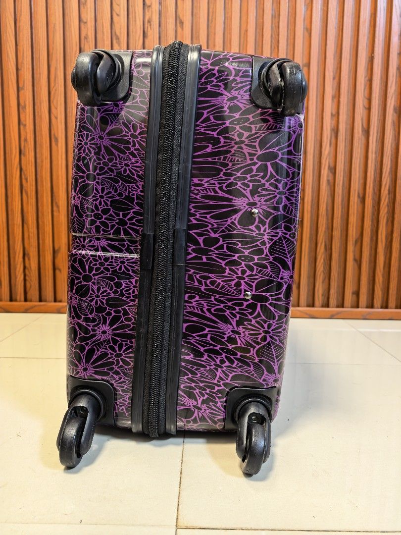 Delsey (Category: Luggage) located in Manila. Submitted by uno001 (Listing ID 1470196643, Image 3). Description: Brand: Delsey ✅ 💯 Legit Brand ✅ Medium Check luggage ✅ H25" x L17.5" x D10.5" ✅ Heavy Duty Guaranteed ✅ Made From Thick Polycarbonate Materials! ✅ 360°Wheels All smooth ✅ TSA 007 lock with Passcode ⬆️ With Sign of usage only NO Crack Guaranteed 👌.