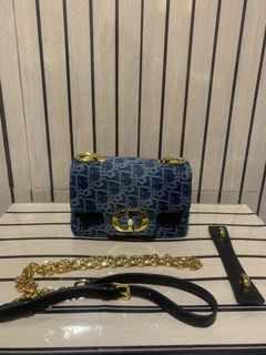 (Category: ) located in . Submitted by preluxuria_online_shop (Listing ID 1470281426, Image 1). Description: .