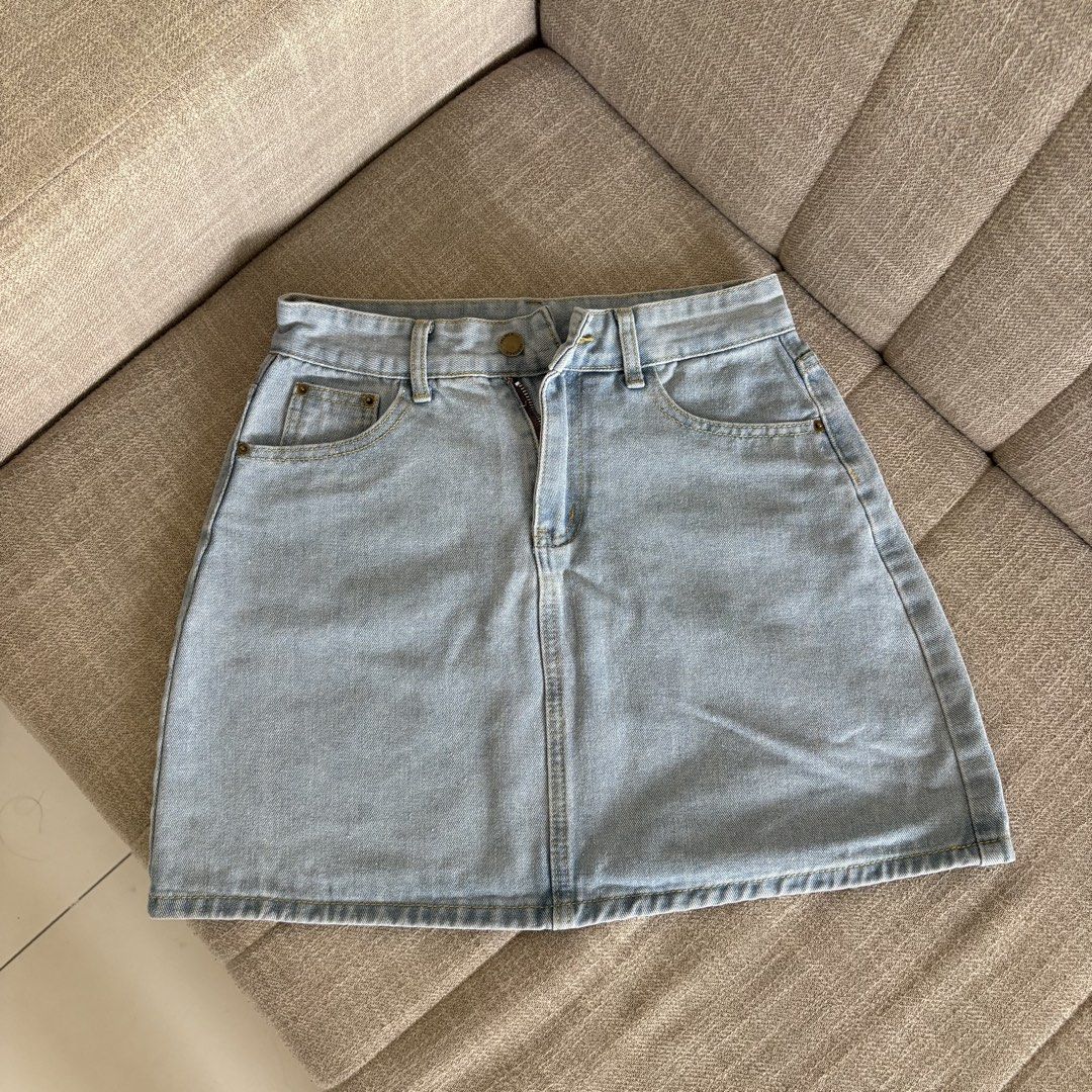 DENIM SKIRT (Category: Skirts) located in Pasig City. Submitted by _jinwifeu_ (Listing ID 1470216010, Image 1). Description: 📏 fits 26-27 length 14 📍 ortigas, pasig 💸 maribank,bdo, gcash, maya 🚚 same day delivery (lalamove,grab etc).