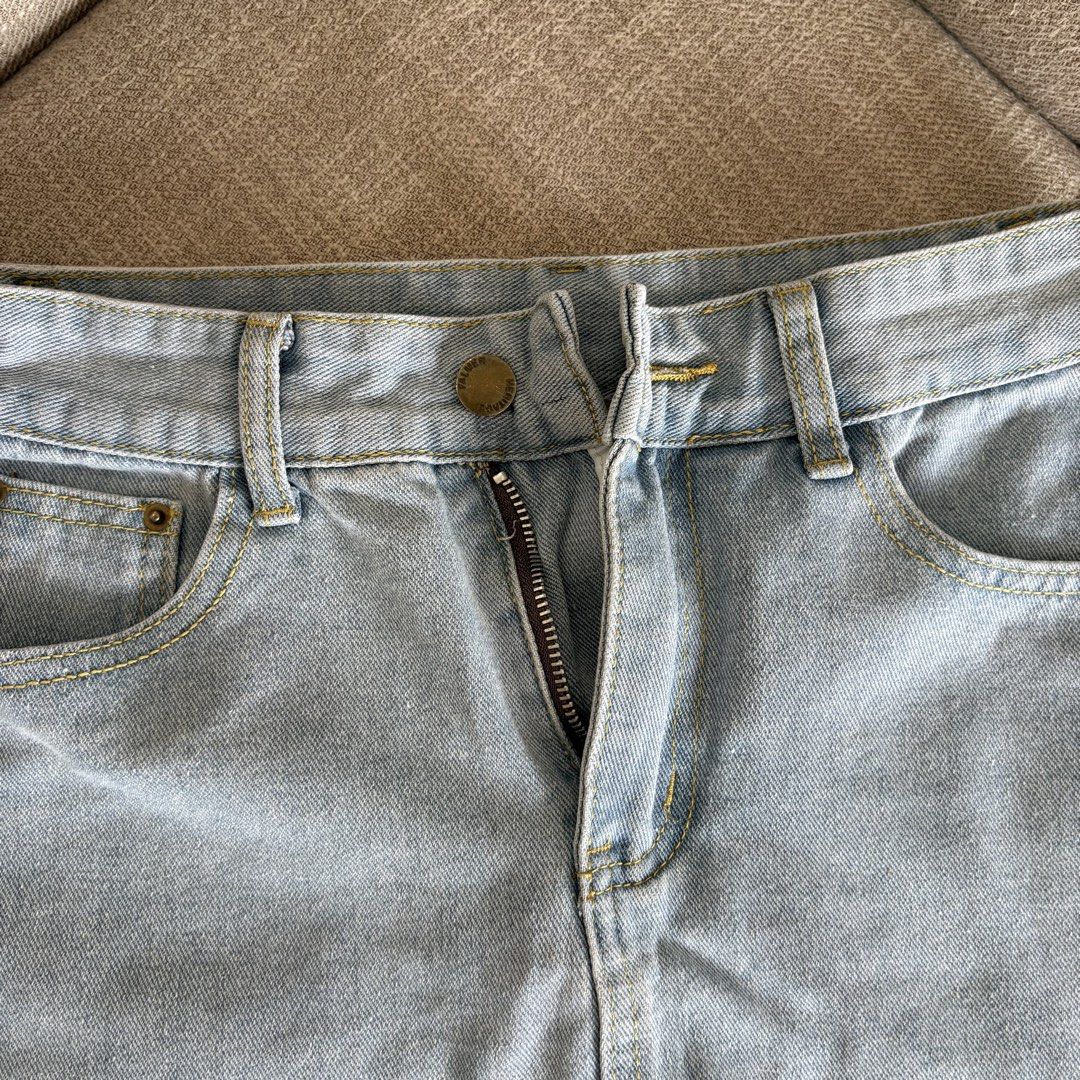 DENIM SKIRT (Category: Skirts) located in Pasig City. Submitted by _jinwifeu_ (Listing ID 1470216010, Image 3). Description: 📏 fits 26-27 length 14 📍 ortigas, pasig 💸 maribank,bdo, gcash, maya 🚚 same day delivery (lalamove,grab etc).