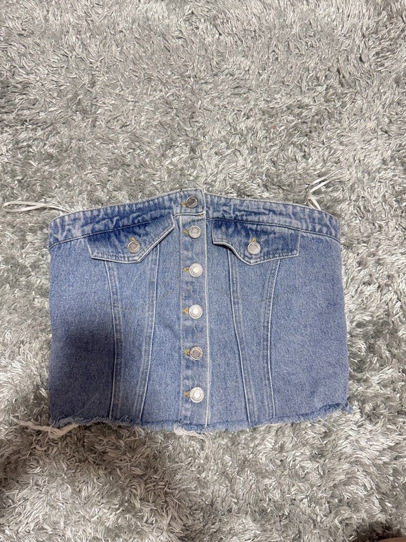 Denim tube top (Category: Others Tops) located in Manila. Submitted by rluvs09 (Listing ID 1470320982, Image 1). Description: Love ara denim tube top Used once like new.