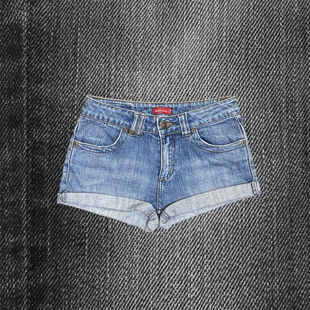 Denim wash micro shorts-Low rise (Category: Shorts) located in Caloocan City. Submitted by blairbyysha (Listing ID 1470315582, Image 1). Description: Size 26 Length 8 Hard denim.
