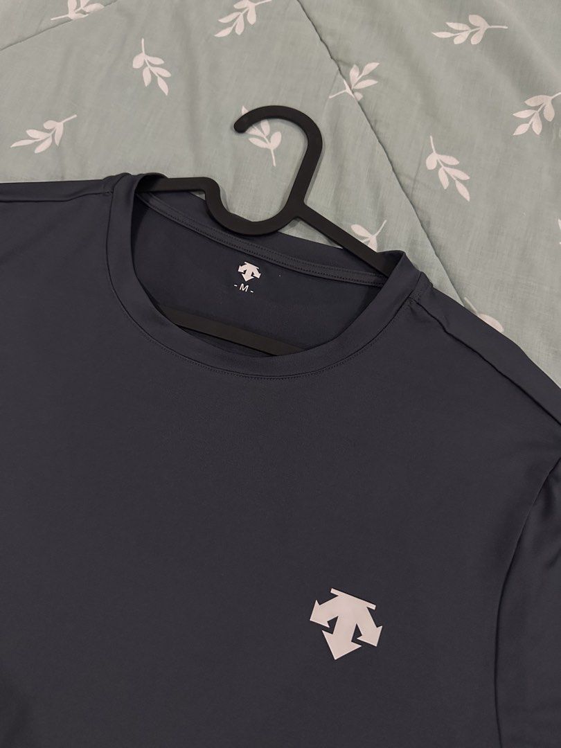 Descente DryFit Shirt (Category: Activewear) located in Angeles City. Submitted by jules_aa (Listing ID 1470197670, Image 2). Description: Great for sports activities or everyowear Good as new No issues Dimes: 19.5 x 26.