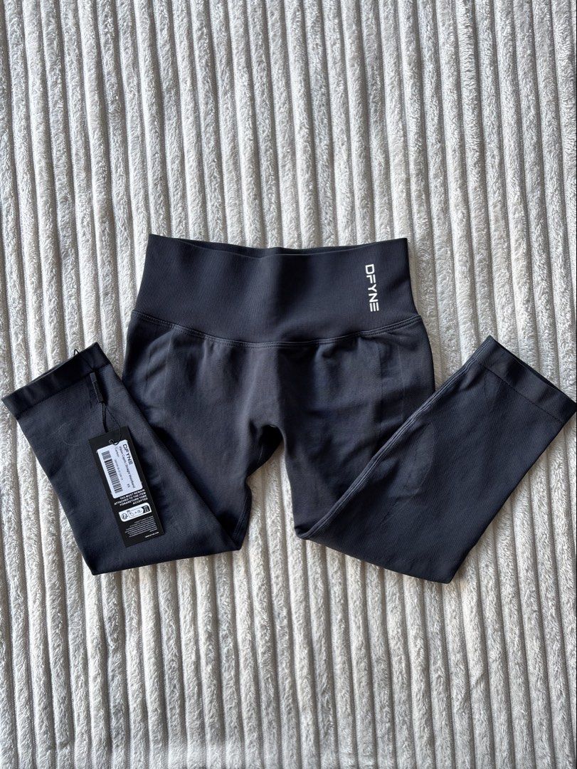 DFYNE Vision Off Shou Top & Capris in Carbon (Category: Activewear) located in Paranaque City. Submitted by mmacita (Listing ID 1470217688, Image 2). Description: DFYNE VISION- CARBON in XS Sold as set Capris & Off Shoulder Top All Original Items. What you see is what you get with pouch and qr Good as Brand New. ₱3,999 SET FIXED.