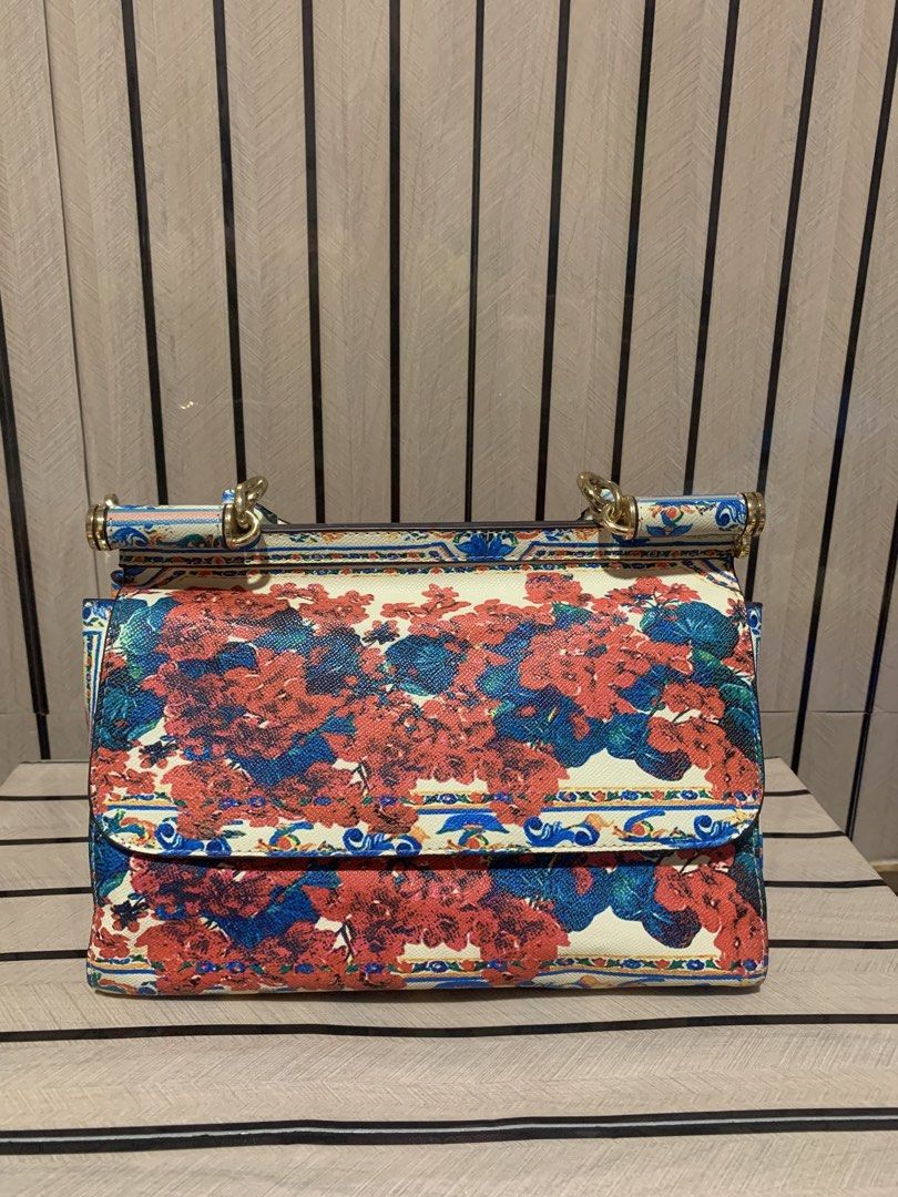 D&G sicily (Category: Tote Bags) located in San Fernando. Submitted by preluxuria_online_shop (Listing ID 1470286023, Image 2). Description: .