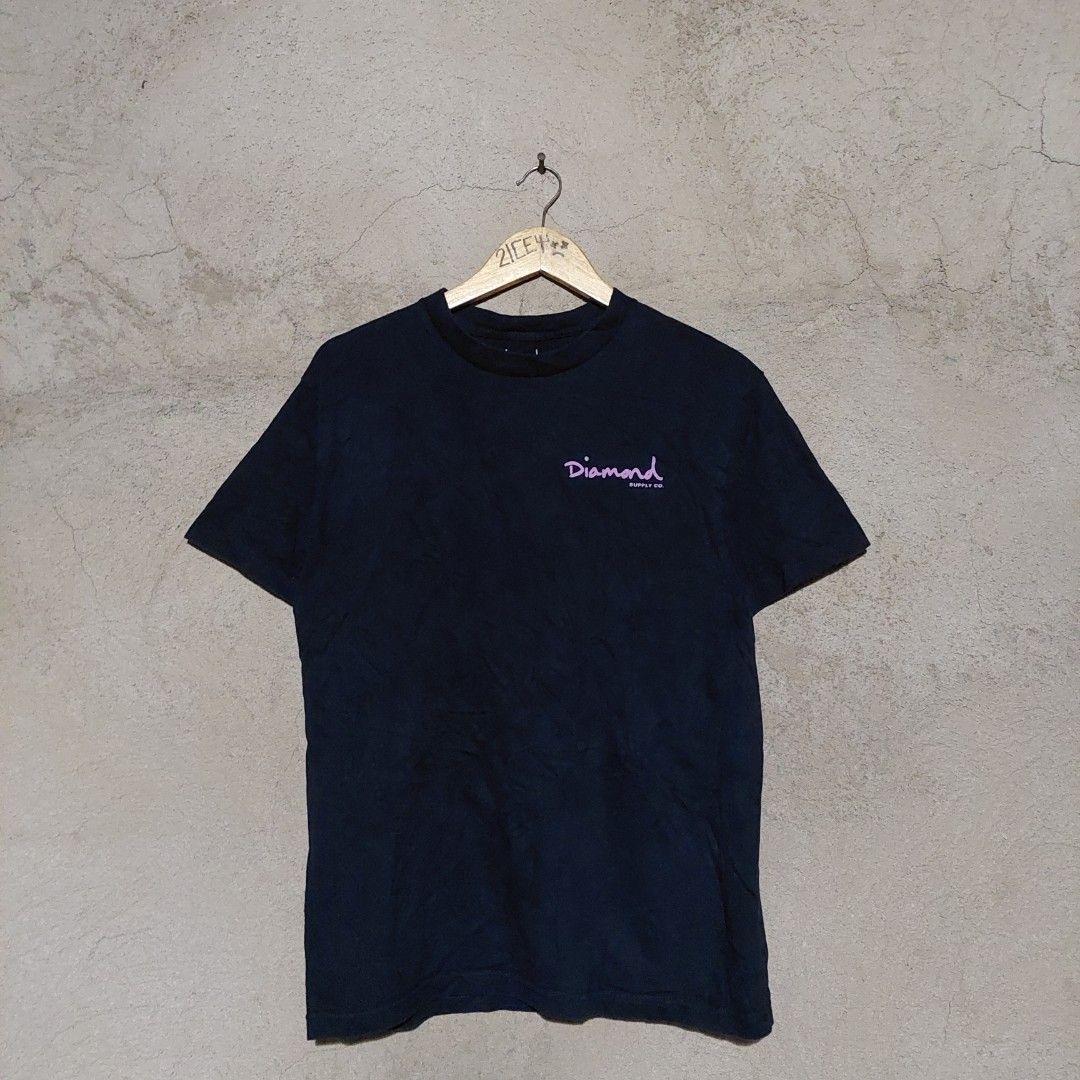 Diamond Supply Co. Men's Navy Blue Script Graphic Shirt (Category: Tshirts & Polo Shirts ) located in Santa Cruz. Submitted by 2kplayazzz (Listing ID 1470255864, Image 2). Description: Diamond Supply Co. Men's Navy Blue Script Graphic Shirt width 19 | length 27 | size medium on tag excellent condition | minimal scratch.