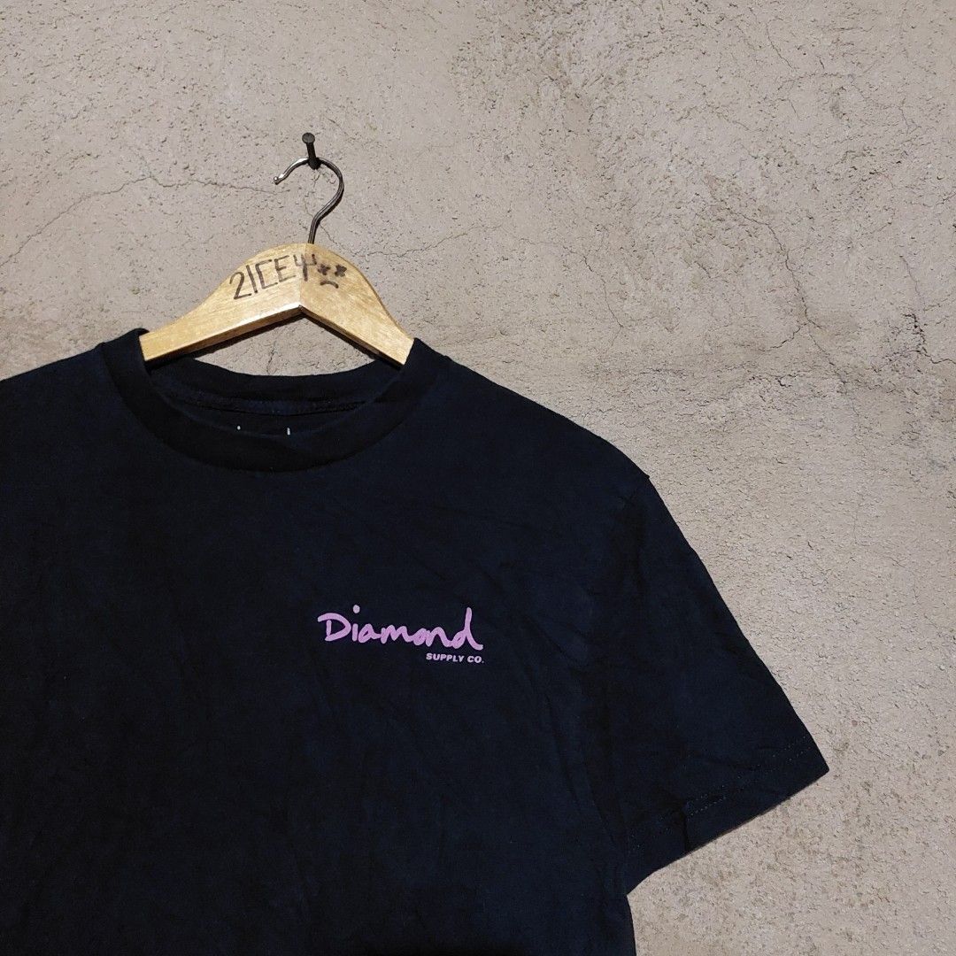 Diamond Supply Co. Men's Navy Blue Script Graphic Shirt (Category: Tshirts & Polo Shirts ) located in Santa Cruz. Submitted by 2kplayazzz (Listing ID 1470255864, Image 3). Description: Diamond Supply Co. Men's Navy Blue Script Graphic Shirt width 19 | length 27 | size medium on tag excellent condition | minimal scratch.
