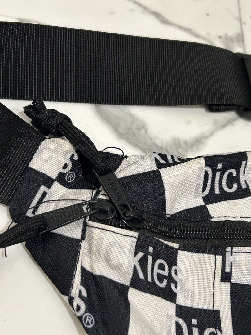 DICKIES CHECKERBOARD (Category: Belt bags, Clutches and Pouches) located in Allen. Submitted by thriftli.a1d574 (Listing ID 1470169270, Image 3). Description: .