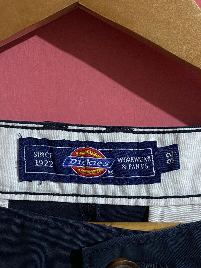 Dickies Chino Trouser (Category: Chinos) located in General Santos City (Dadiangas). Submitted by abu_tasneem1 (Listing ID 1470307722, Image 3). Description: Dickies Chino Trouser size 32 issue may tahi sa tuhod .