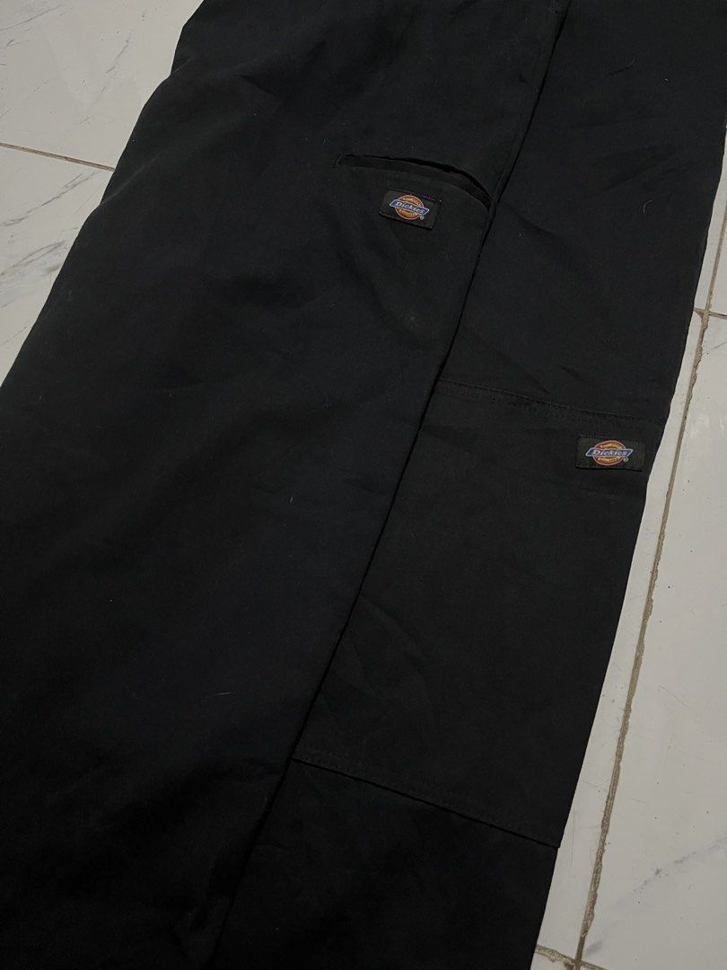 Dickies Double knee black pants (Category: Jeans) located in Santa Rosa. Submitted by jhongilber04420 (Listing ID 1470288999, Image 3). Description: Dickies Double knee black pants 52w 42L 11ol 9.5/10 color rate Need wash Nasa pic issue 1500 shipped.