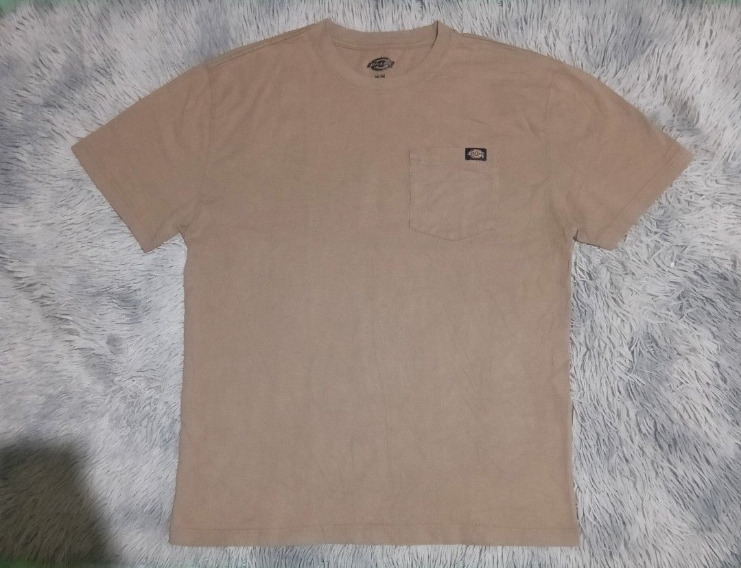 DICKIES MEN POCKET TEE SHIRT (Category: Tshirts & Polo Shirts ) located in Davao. Submitted by nevar07 (Listing ID 1470251848, Image 1). Description: SIZE: MEDIUM TO LARGE DIMENSION: W21 X L28 HEAVY COTTON COLOR RATE: 9.5/10 EXCELLENT CONDITION LIKE NEW NO ISSUE DM TO PURCHASE 📥 𝐑𝐄𝐌𝐈𝐍𝐃𝐄𝐑: •𝐂𝐨𝐥𝐨𝐫 𝐦𝐚𝐲 𝐯𝐚𝐫𝐲 𝐝𝐮𝐞 𝐨𝐟 𝐭𝐡𝐞 𝐥𝐢𝐠𝐡𝐭𝐢𝐧𝐢𝐧𝐠 •𝐀𝐥𝐥 𝐢𝐭𝐞𝐦𝐬 𝐚𝐫𝐞 𝐭𝐡𝐫𝐢𝐟𝐭𝐞𝐝/𝐟𝐫𝐨m 𝐮𝐤𝐚𝐲 𝐛𝐚𝐥𝐞. 𝐋𝐢𝐦𝐢𝐭 𝐚