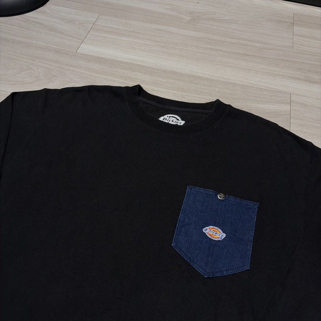 Dickies Pocket Sweatshirt (Category: Coats, Jackets and Outerwear) located in Cavite. Submitted by latteroption (Listing ID 1470332639, Image 3). Description: Dickies Pocket Sweatshirt issue: None Condition: 10/10 Size: L-XL Length x Width: 28x23.5.