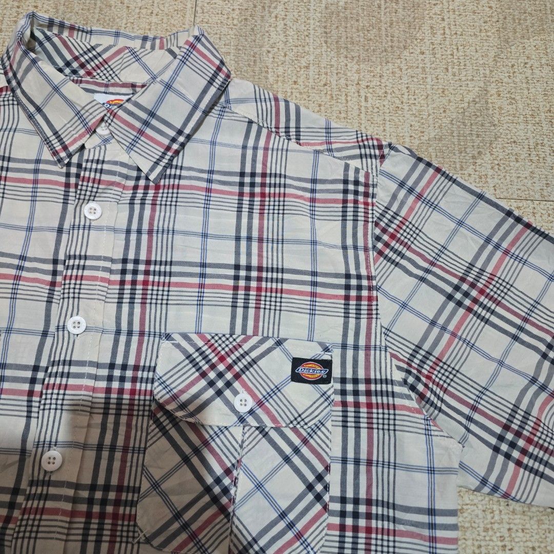Dickies Polo (Category: Tshirts & Polo Shirts ) located in El Nido. Submitted by marco.tandoc (Listing ID 1470172885, Image 2). Description: size: Medium fit large width: 22 length: 28 no issue.