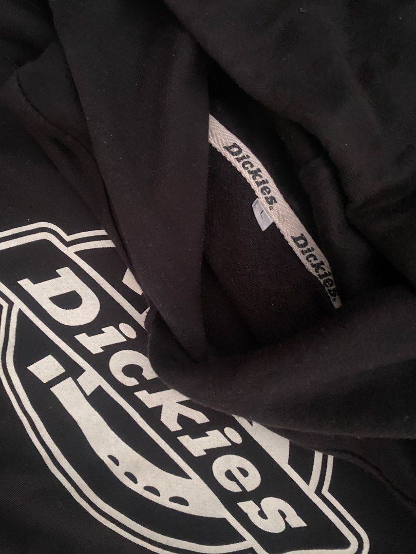 DICKIES PULLOVER HOODIE (Category: Coats, Jackets and Outerwear) located in Baguio. Submitted by reniel_thrift (Listing ID 1470283460, Image 3). Description: forsale Dickies Pullover Hoodie •Very Good Condition •Color Rate: 9.5/10 •Issue: Fade part on Rivings Cut Tag -Size Large On tag -Width:21 -Length:26 ₱480ship 📍Baguio City🌲 .