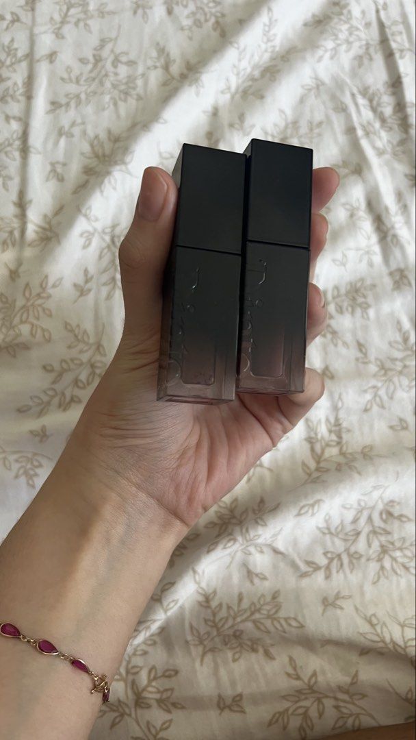 Dinto Ave Maria and Venia set liptint (Category: Announcements) located in Pasay City. Submitted by dizzychim (Listing ID 1470150210, Image 1). Description: .