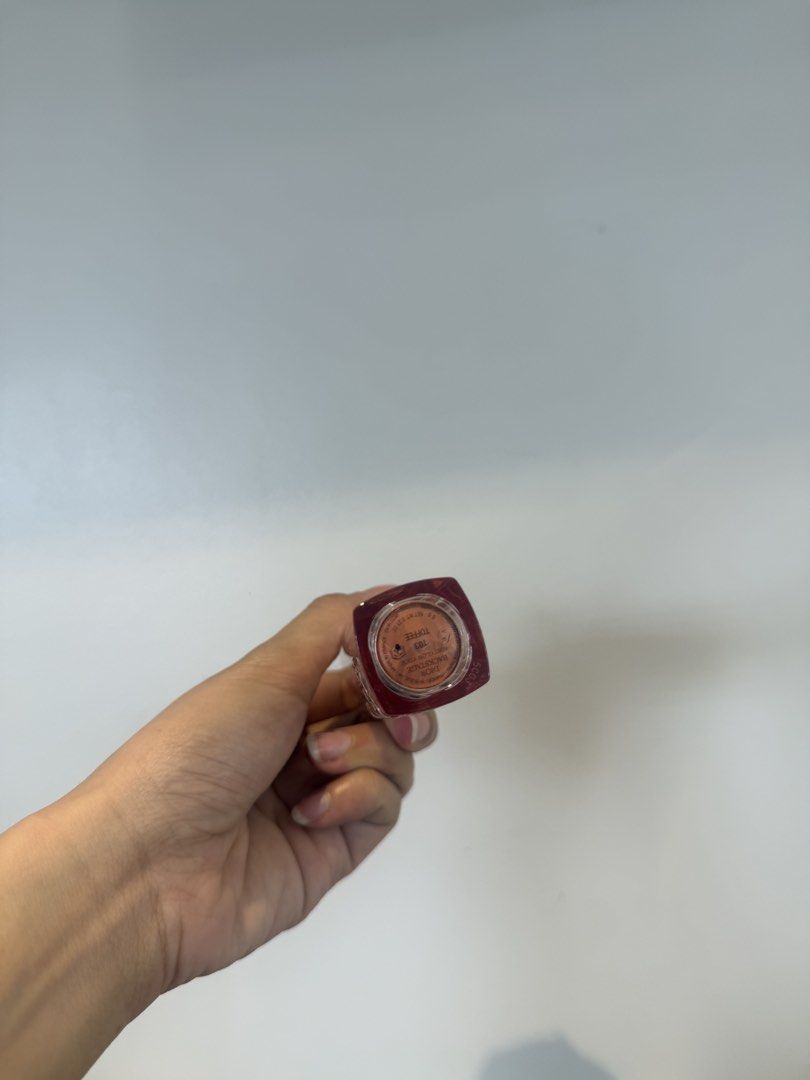 Dior blush (Category: Makeup) located in Quezon City. Submitted by destashingmycloset (Listing ID 1470252977, Image 2). Description: .