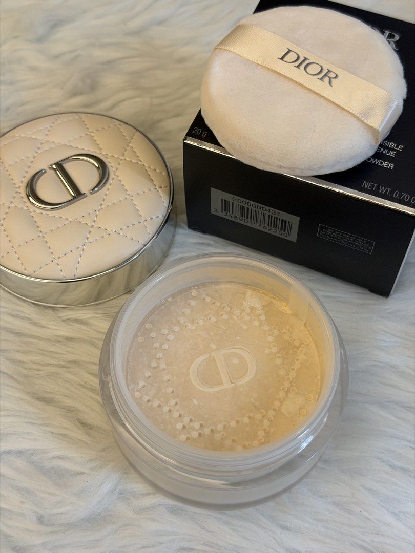 Dior Forever On Set Powder 02 Light (Category: Makeup) located in Cavite. Submitted by ichie.soyangco (Listing ID 1470291498, Image 2). Description: Shade: 02 Light Bought from Dior MOA last october 2026 OG price 3.5k or 3.8k i forgot already Rfs: Shade too dark for me Loc: Gen Trias Cavite.