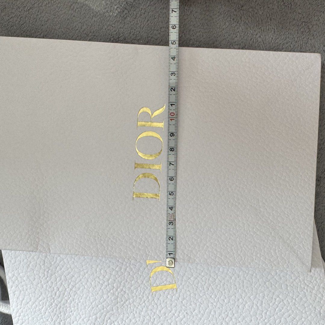 Dior paperbags (Category: Luxury Apparel) located in Quezon City. Submitted by hintstreet (Listing ID 1470174805, Image 2). Description: 4pcs paperbags.