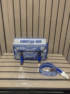 (Category: ) located in . Submitted by preluxuria_online_shop (Listing ID 1470280048, Image 1). Description: .