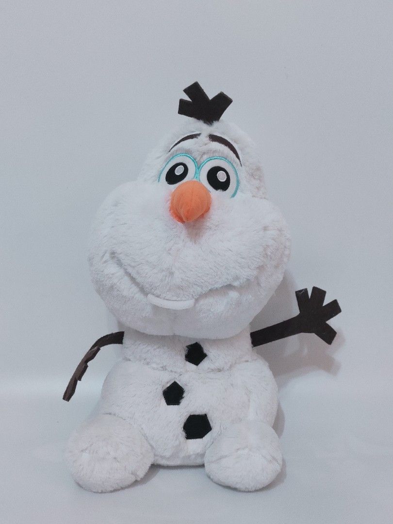 Disney Frozen Olaf Plushie (Category: Plushies & Soft Toys) located in Antipolo. Submitted by bhabiegraciefashionlab (Listing ID 1470189843, Image 2). Description: ✨ Disney Frozen Olaf Plushie 2 pcs available on hand 🇯🇵Authentic From Japan 🔖1 Brand New with papertag, 1 Good as New 📸Actual Photos posted, what you see is what you'll get 😍Perfect for Frozen Olaf Collectors or for gifting 💸MOP 👉🏻Gcash /Maribank/GoTyme 🚚MOD 👉🏻J&T / Lalamove