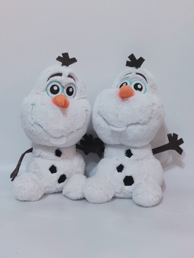 Disney Frozen Olaf Plushie (Category: Plushies & Soft Toys) located in Antipolo. Submitted by bhabiegraciefashionlab (Listing ID 1470189843, Image 1). Description: ✨ Disney Frozen Olaf Plushie 2 pcs available on hand 🇯🇵Authentic From Japan 🔖1 Brand New with papertag, 1 Good as New 📸Actual Photos posted, what you see is what you'll get 😍Perfect for Frozen Olaf Collectors or for gifting 💸MOP 👉🏻Gcash /Maribank/GoTyme 🚚MOD 👉🏻J&T / Lalamove