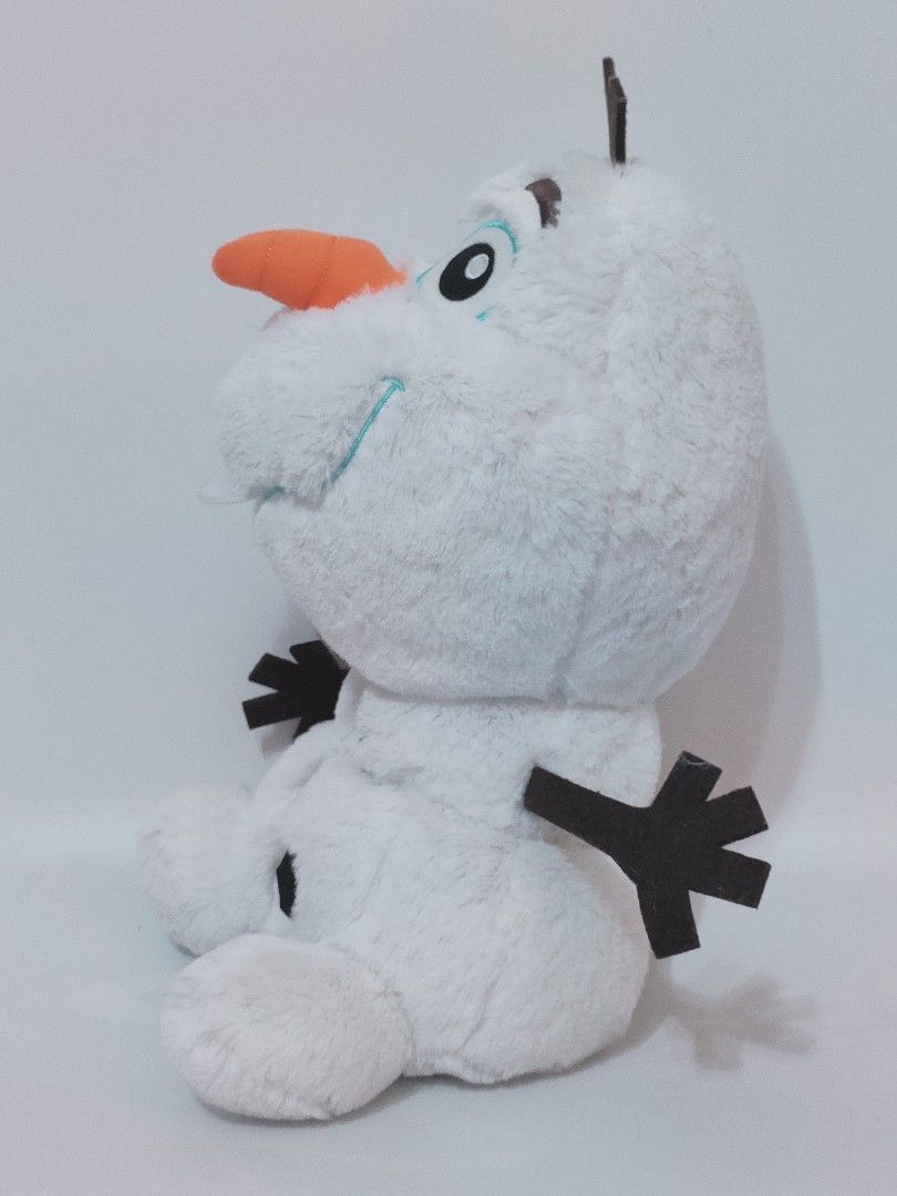 Disney Frozen Olaf Plushie (Category: Plushies & Soft Toys) located in Antipolo. Submitted by bhabiegraciefashionlab (Listing ID 1470189843, Image 3). Description: ✨ Disney Frozen Olaf Plushie 2 pcs available on hand 🇯🇵Authentic From Japan 🔖1 Brand New with papertag, 1 Good as New 📸Actual Photos posted, what you see is what you'll get 😍Perfect for Frozen Olaf Collectors or for gifting 💸MOP 👉🏻Gcash /Maribank/GoTyme 🚚MOD 👉🏻J&T / Lalamove