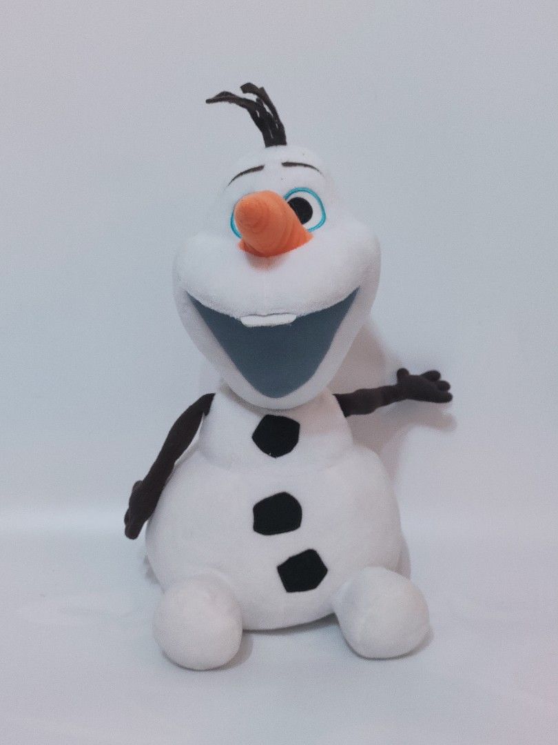 Disney Frozen Olaf Plushie (Category: Plushies & Soft Toys) located in Antipolo. Submitted by bhabiegraciefashionlab (Listing ID 1470190249, Image 1). Description: Disney Frozen Olaf Plushie 🇯🇵Authentic From Japan 🔖Good as New 📸Actual Photos posted, what you see is what you'll get 😍Perfect for Disney Frozen/Olaf Fans/Collectors or for gifting 💸MOP 👉🏻Gcash /Maribank/GoTyme 🚚MOD 👉🏻J&T / Lalamove ❌NO FREE Sf (sf is paid by the buyer) ❌NO 