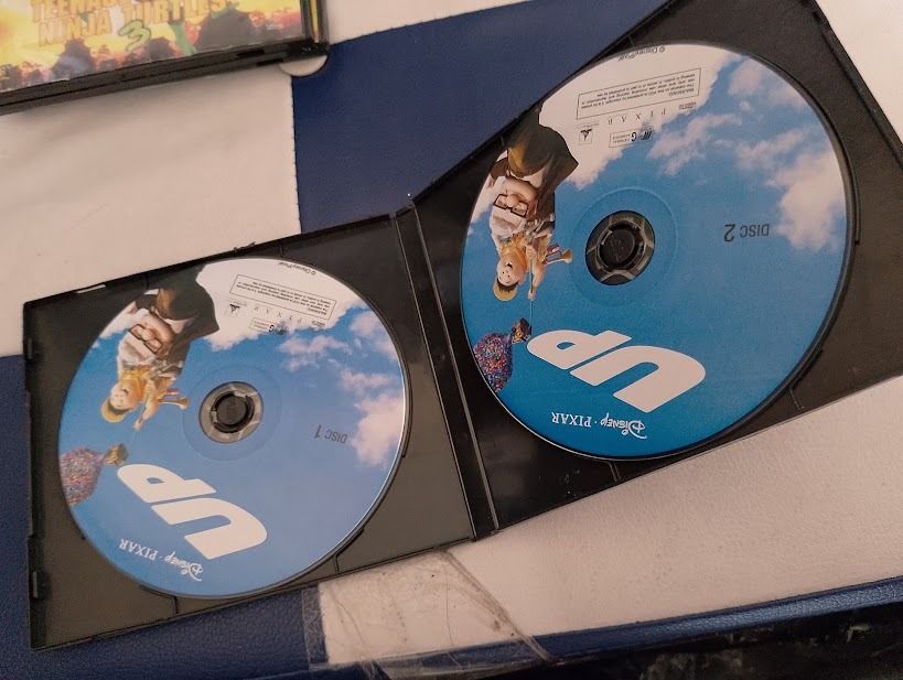 Disney Pixar Up 2-Disc DVD Movie, Hobbies & Lifestyle, Music & Media ...