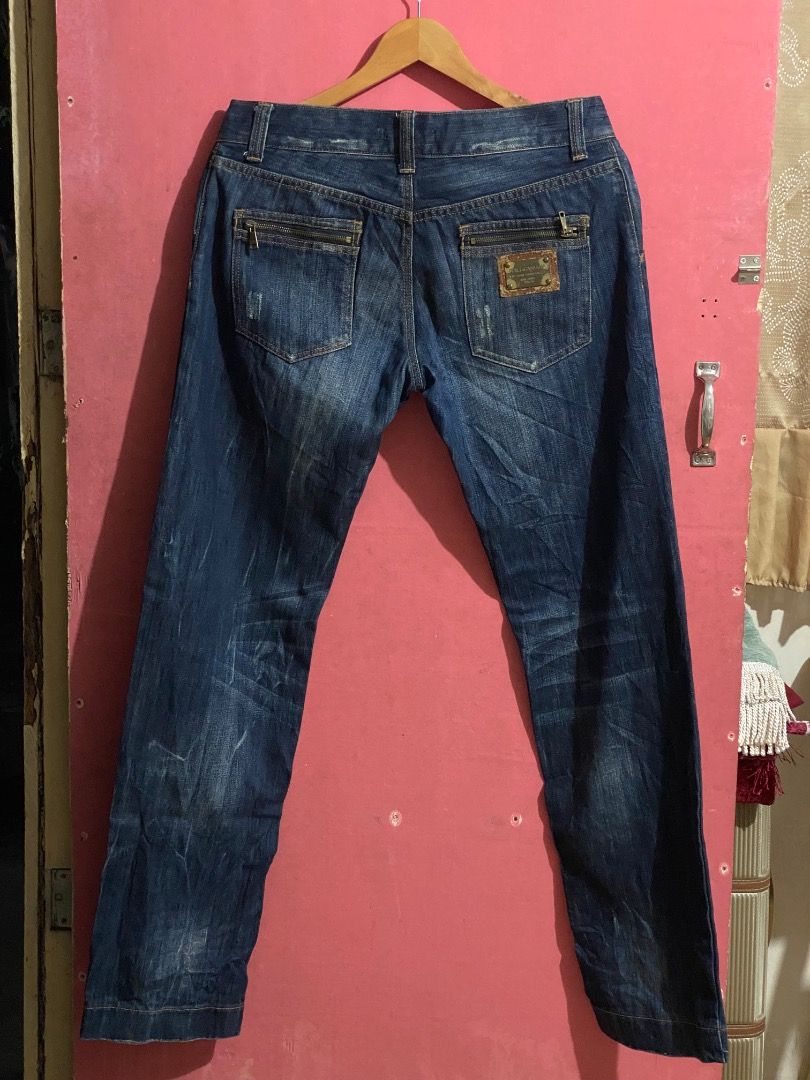 distressed Dolce & Gabbana denim jeans (Category: Jeans) located in General Santos City (Dadiangas). Submitted by abu_tasneem1 (Listing ID 1470308751, Image 2). Description: distressed Dolce & Gabbana denim jeans size 33.