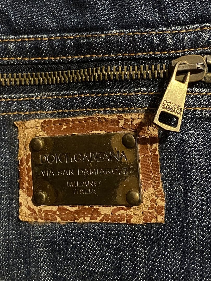 distressed Dolce & Gabbana denim jeans (Category: Jeans) located in General Santos City (Dadiangas). Submitted by abu_tasneem1 (Listing ID 1470308751, Image 3). Description: distressed Dolce & Gabbana denim jeans size 33.