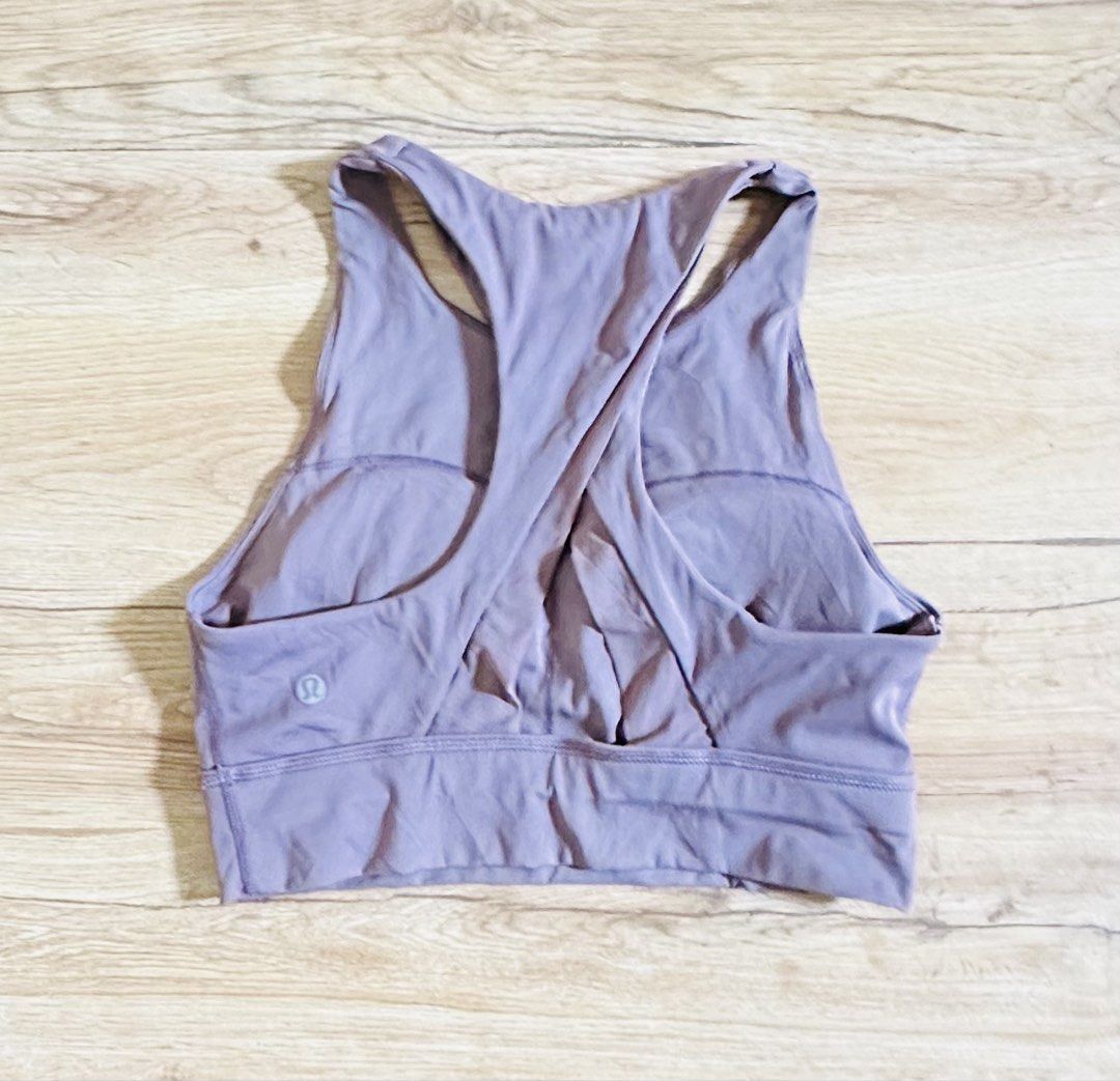 (Dot 6) Lululemon crop top (Category: Activewear) located in Marilao. Submitted by mermaidswimwear (Listing ID 1470193632, Image 2). Description: Dot 6 Padded No dot size Plus sf.