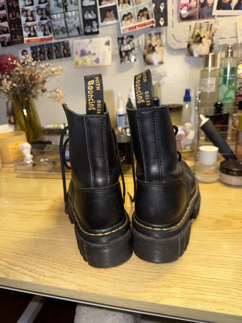 Dr Martens Platform Boots (Category: Boots) located in Cainta. Submitted by kalawkelci03887 (Listing ID 1470214681, Image 3). Description: - Bought from Canada - Size 6 - Bought for 10k - Original Dr. Martens .