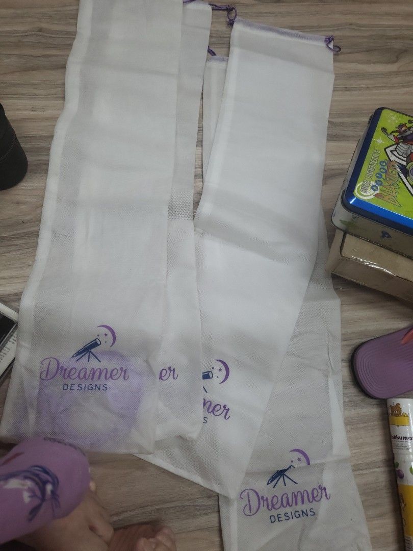 dreamer designs long pouches take all (Category: Purses & Pouches) located in Caloocan City. Submitted by lynette1977 (Listing ID 1470226912, Image 3). Description: lagayan ng diamond paintings na nakaroll .
