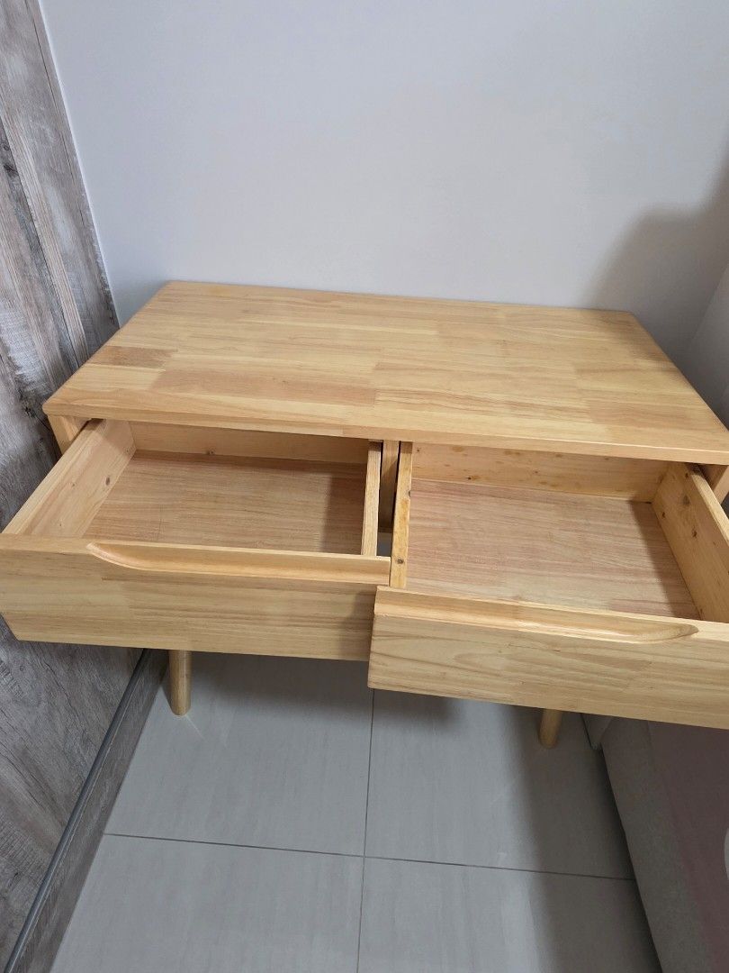 Dressing Table (Category: Tables & Sets) located in Singapore. Submitted by koksiang100 (Listing ID 1470195034, Image 3). Description: W x L x H 40 x 80 x 72 cm used dressing table arrange own pick up.