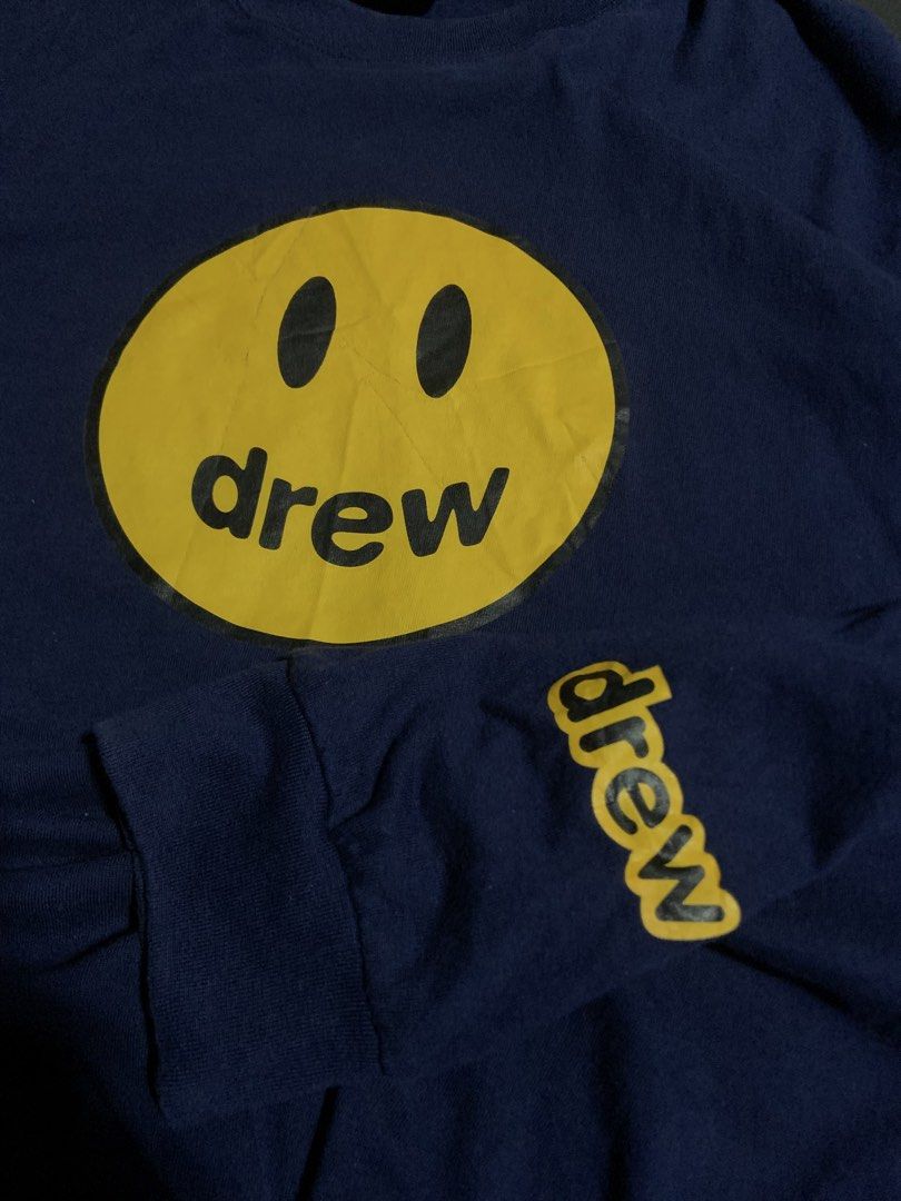 Drew house modern mascot longsleeve Tshirt (Category: Tshirts & Polo Shirts ) located in Prosperidad. Submitted by basicdept07 (Listing ID 1470308885, Image 3). Description: 21 x 27 Good condition Need wash Minimal flaw sa print Makapal tela.