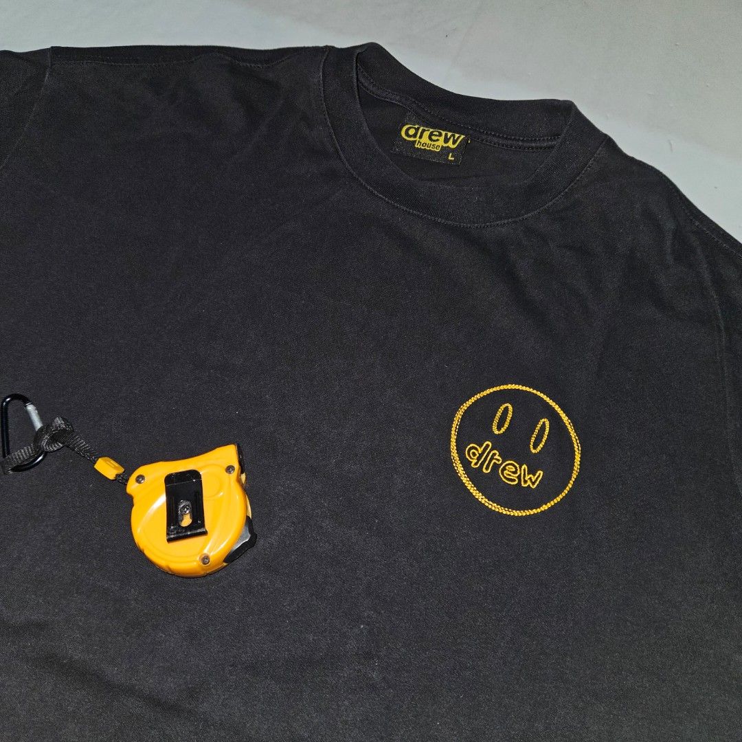 DREW HOUSE SKETCH MASCOT BLACK TSHIRT OVERSIZED (Category: Tshirts & Polo Shirts ) located in Tagbilaran City. Submitted by g.itw (Listing ID 1470295378, Image 3). Description: DREW HOUSE SKETCH MASCOT BLACK TSHIRT OVERSIZED HEAVYWEIGHT GOOD AS NEW LARGE ON TAG 31x23.5 NO ISSUES 950+SF.