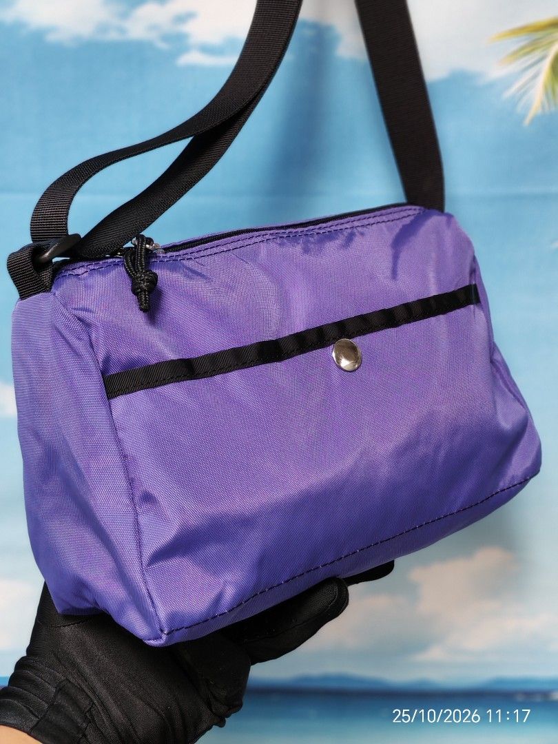 Drifter (Category: Sling Bags) located in Shah Alam. Submitted by begbundle17_bb17 (Listing ID 1470348693, Image 3). Description: size m.