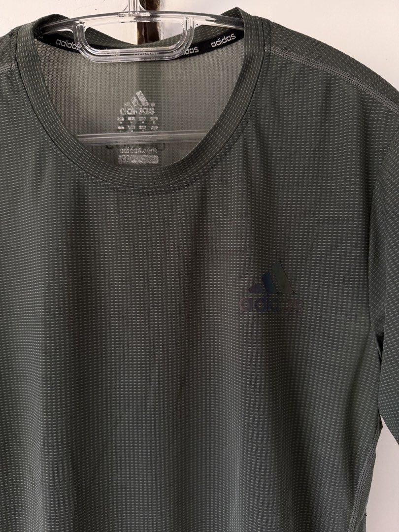 Dryfit shirt (Category: Formal Shirts) located in Quezon City. Submitted by satisfied_buyer (Listing ID 1470175597, Image 2). Description: Ideal for: Gym workouts, running, and active wear Shoulders 42m Chest 46m Length 69’m Decluttering .