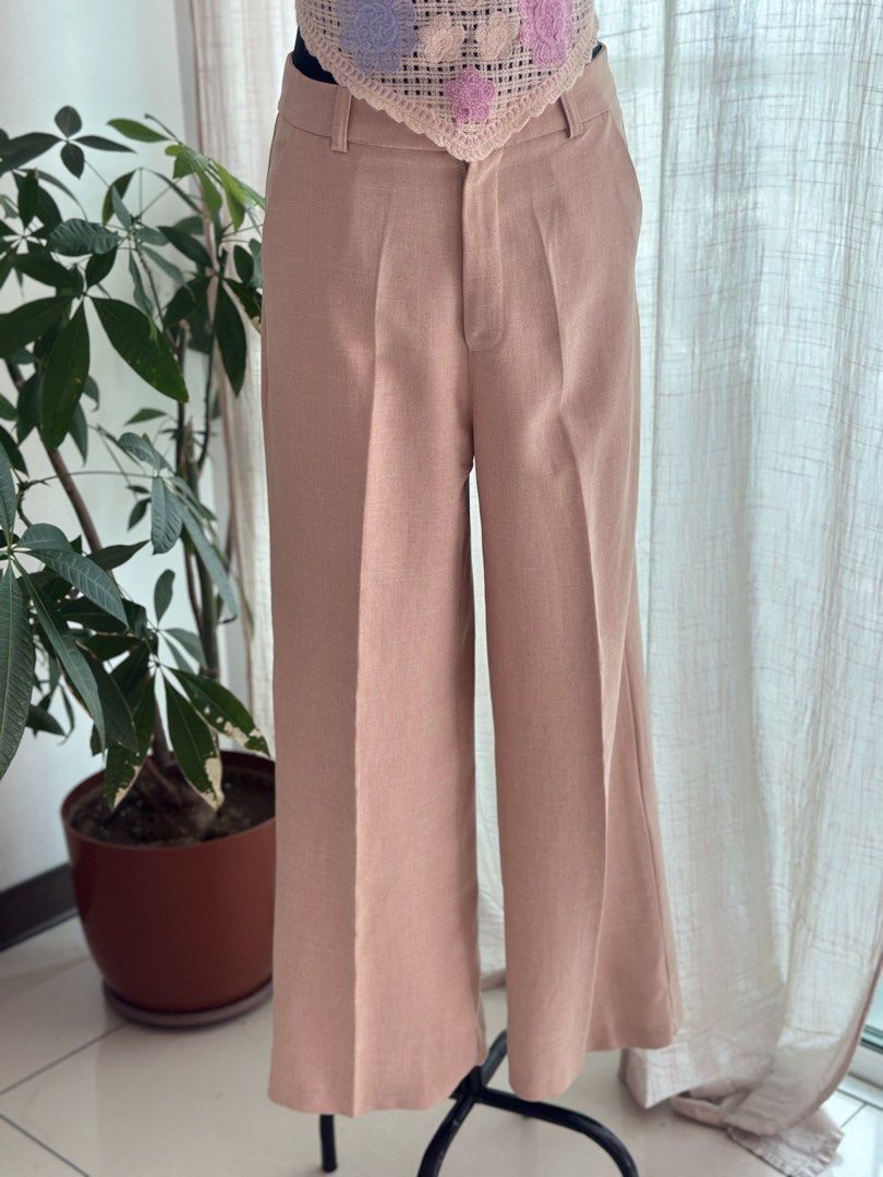 Dusty Pink Wide Leg Trousers (Category: Jeans) located in Manila. Submitted by kwoooky (Listing ID 1470194309, Image 1). Description: Mid rise trousers Waist 30.