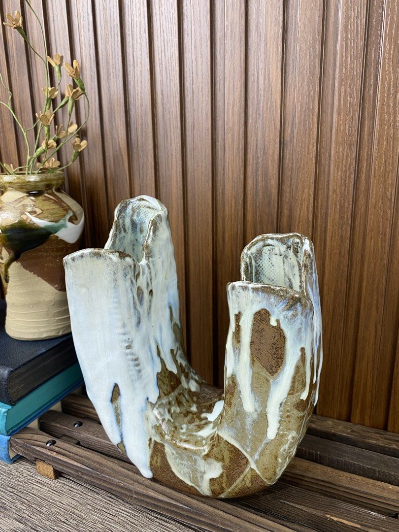 Earthy Glaze Vase (Category: Vases & Decorative Bowls) located in Pasay City. Submitted by thepickypicker (Listing ID 1470180188, Image 2). Description: Earthy Glaze P1,150 Size: 8" tall, 6 1/4 wide.