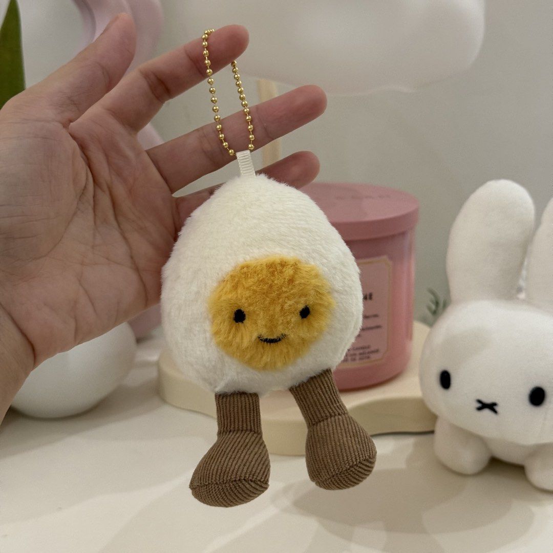 Egg Jellycat Plush Charm (Category: Plushies & Soft Toys) located in San Pedro. Submitted by jellybean.co (Listing ID 1470179785, Image 1). Description: .