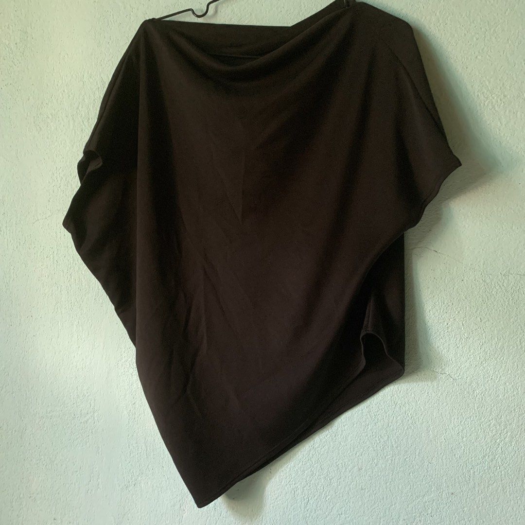 Elegant Black Asymmetrical Top (Category: Others Tops) located in Camalig. Submitted by ryrilim (Listing ID 1470181854, Image 2). Description: .