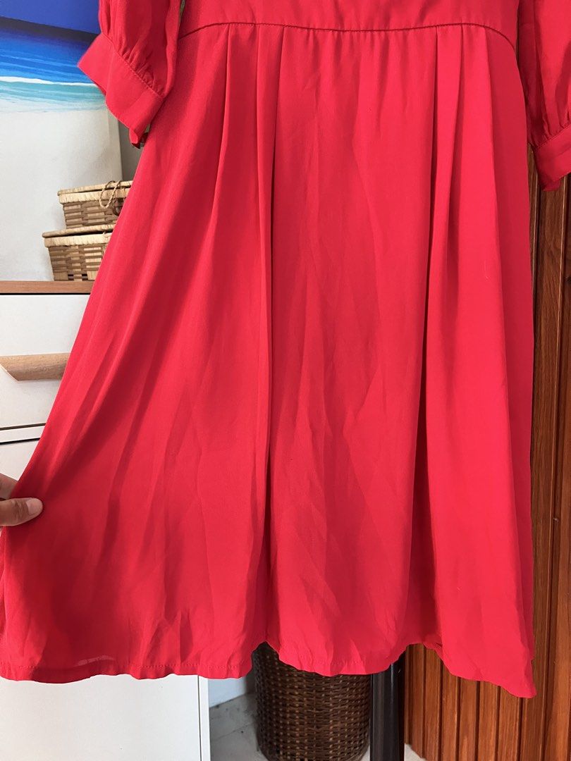Elegant Dress (Category: Dresses) located in San Pablo. Submitted by lamujer_stonewareph (Listing ID 1470346727, Image 3). Description: Best fit: Medium Fabric: Chiffon Please refer to the photo Knee-length .