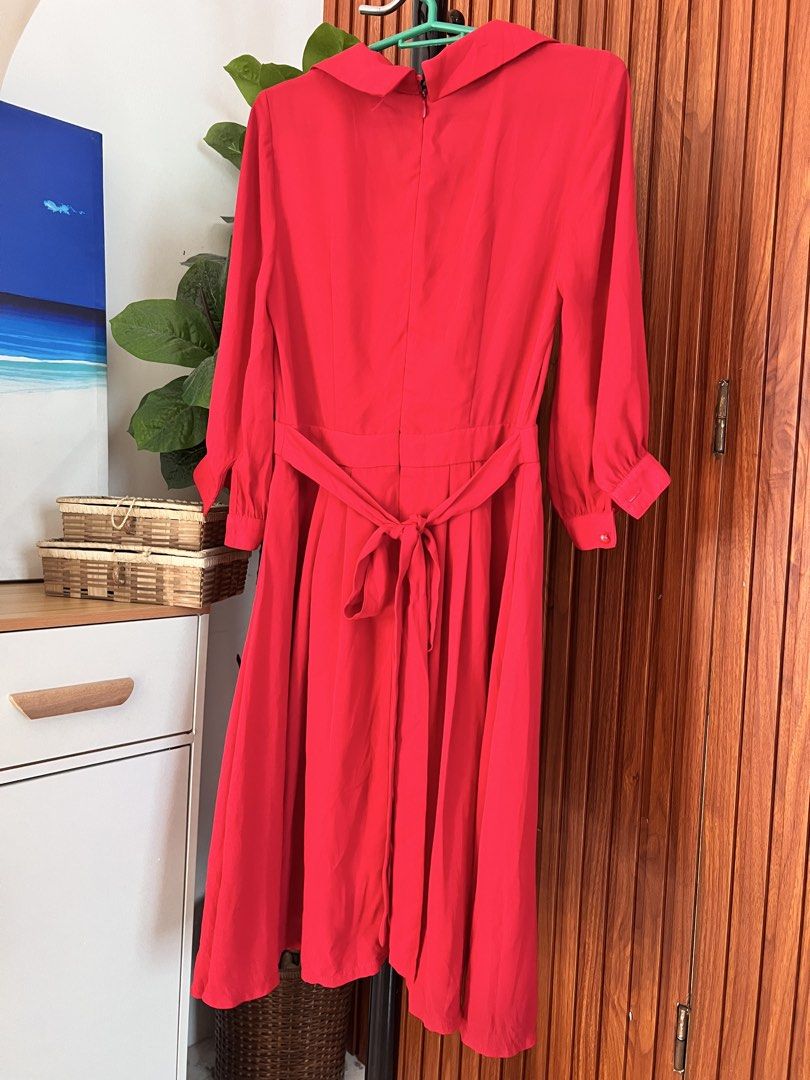 Elegant Dress (Category: Dresses) located in San Pablo. Submitted by lamujer_stonewareph (Listing ID 1470346727, Image 2). Description: Best fit: Medium Fabric: Chiffon Please refer to the photo Knee-length .