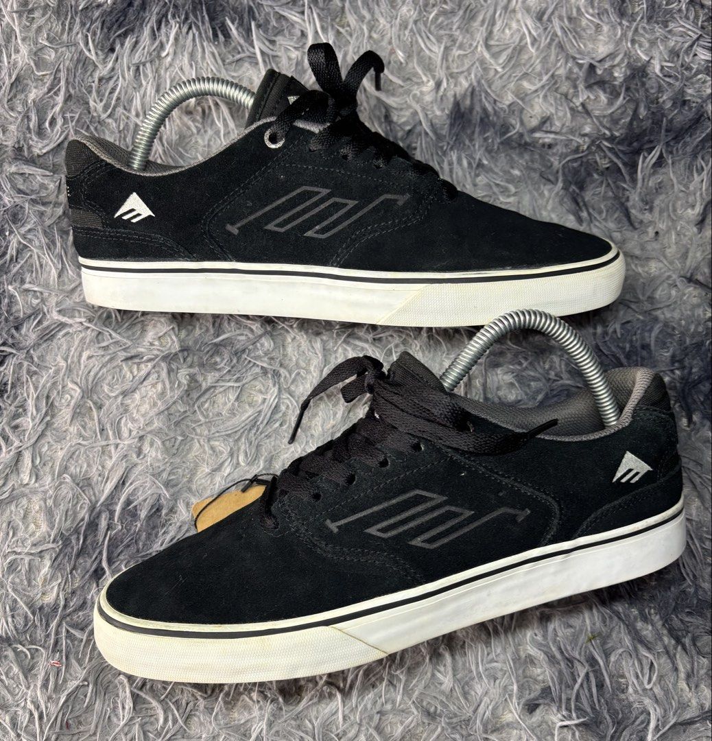 Emerica X REYNOLDS (Category: Sneakers) located in Legazpi City. Submitted by thesource052 (Listing ID 1470290739, Image 1). Description: Emerica X Reynolds Size : 8us, 7uk 26cm. No heeldrags Legit No issue .